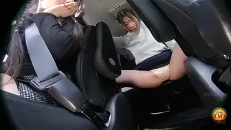 DLEE-769 03 Shameful pee leak in front of a friend. Wet incident between girlfriends inside the car.