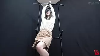 DLFF-664 05 Hanging women left to urinate while being watched by the camera.