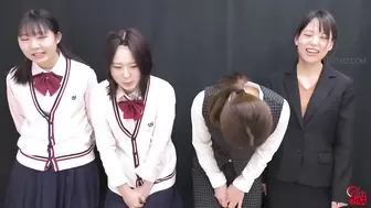 DLFF-669 03 Pee-holding matches: schoolgirl vs office lady.