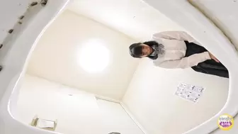 DLSL-630 04 School rumor: peeing feels so good the longer you hold it in!