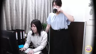 DLSL-629 05 New office lady wets herself at a meeting after her drink was mixed with diuretics.