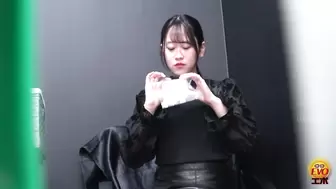 DLEE-754 03 Hidden camera: women doing urine test in hospital toilet.