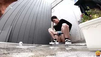DLEE-787 03 Hidden camera footage of the streets: secret peeing spots.