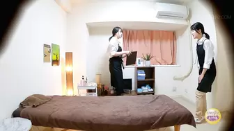 DLSL-632 04 New female beautician can’t hold it in any longer and pees herself.