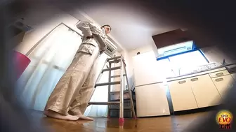 DLEE-785 03 Hidden camera: working woman’s embarrassing wetting. An embarrassing continent of pee staining her clothes.