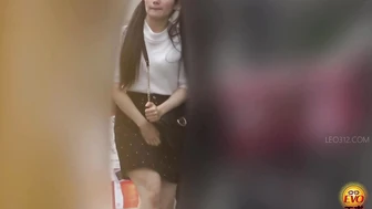 DLEE-776 05 She found a hidden camera inside the toilet but she could not stop peeing! VOL. 2