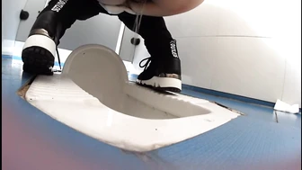 High School Girls Peeing 3