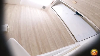 DLEE-793 01 Sudden urination urge on the way to school: schoolgirls rushing to the toilet with pre-pee drips.