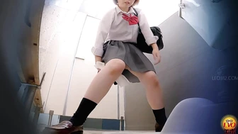 DLEE-793 04 Sudden urination urge on the way to school: schoolgirls rushing to the toilet with pre-pee drips.