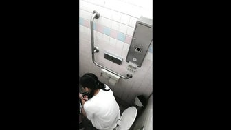 Station Toilet Selection