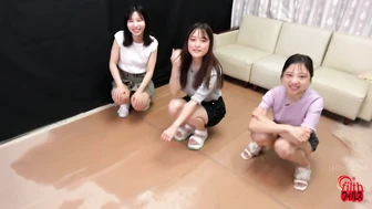 DLFF-689 02 Girls competing in distance peeing. VOL. 2