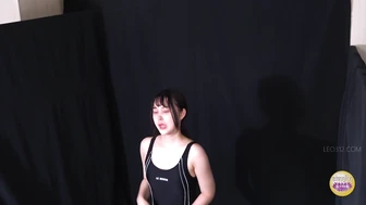 DLSL-640 01 Erotic model photoshoot: leaks and big urinations.