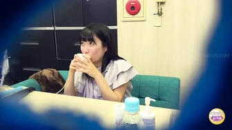 DLSL-640 05 Erotic model photoshoot: leaks and big urinations.