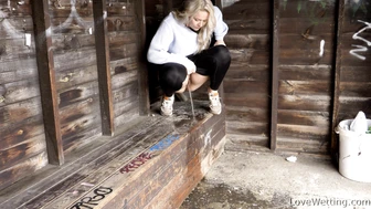 Nikki - Pissing scene