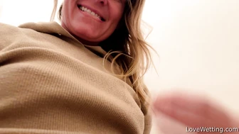 Claudia - Pissing scene