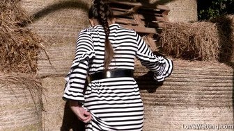 Valentina Ross - Pissing scene