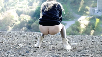 Vanessa Leone - Pissing scene