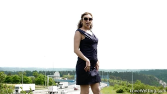 Julia Smile - Pissing scene