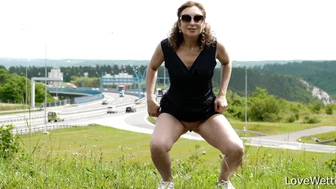 Julia Smile - Pissing scene