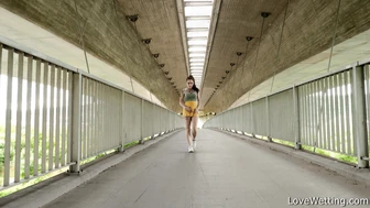 Alia Star - Pissing scene