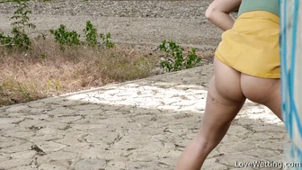 Alia Star - Pissing scene