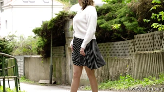 Julia Smile - Pissing scene