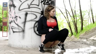 Julia Smile - Pissing scene