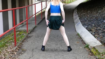 Tina Gold - Pissing scene