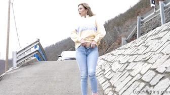 Julia Smile - Pissing scene