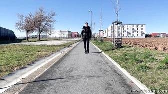 Naomi Bennet - Pissing scene