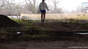 Nikki - Pissing Scene