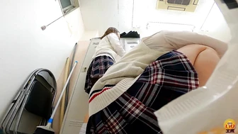 DLEE-759 01 Emergency! Peeing