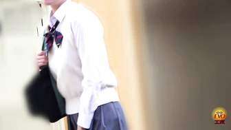 DLEE-809 04 On-Campus Hidden Filming - Schoolgirls Line Super Peeing 2