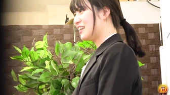 DLEE-805 05 Busy female office worker rushing to pee, peeing in residual urine