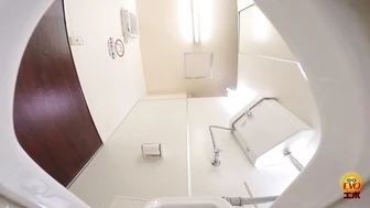 DLEE-813 01 Hidden camera in the office: OL trying to hold her pee slips into the toilet 5