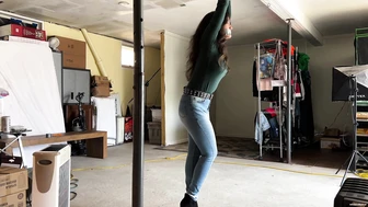 Jasmine - Indulging Her Boyfriend