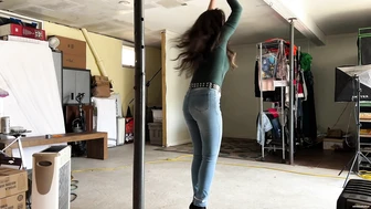 Jasmine - Indulging Her Boyfriend