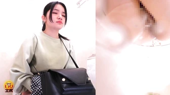 DLEE-824 01 Hidden camera footage of peeing in a Western-style toilet, part 4