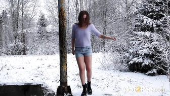 Hotpants In The Snow