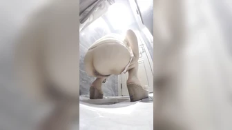 Night Club Toilet 25