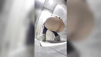 Night Club Toilet 26