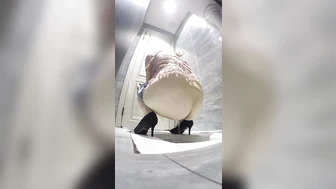 Night Club Toilet 26