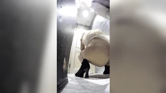 Night Club Toilet 14