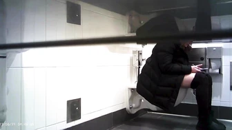 Hot Girls In Student Toilet 3