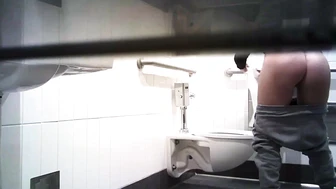 Hot Girls In Student Toilet 6