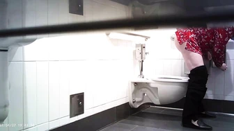 Hot Girls In Student Toilet 6