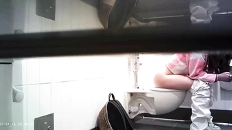 Hot Girls In Student Toilet 7