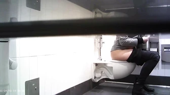 Hot Girls In Student Toilet 7