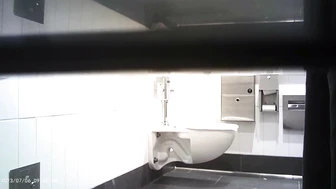 Hot Girls In Student Toilet 8