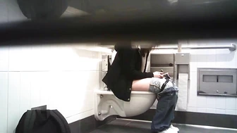 Hot Girls In Student Toilet 11